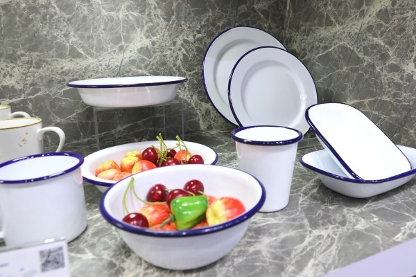 Enamelware फिर्ता आयो â र यो जताततै छ!